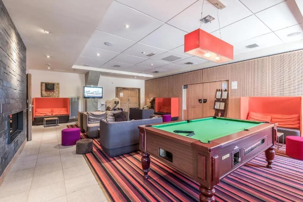 Appartement Premium à Flaine, altitude 1740 m, 8 à 10 personnes, au pied des pistes, piscine, jacuzzi, sauna, hammam et salle de sport